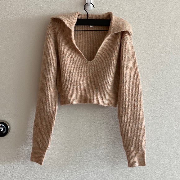 Marianna Hewitt Carly Deep V Sweater in Blush Nude - Picture 4 of 4